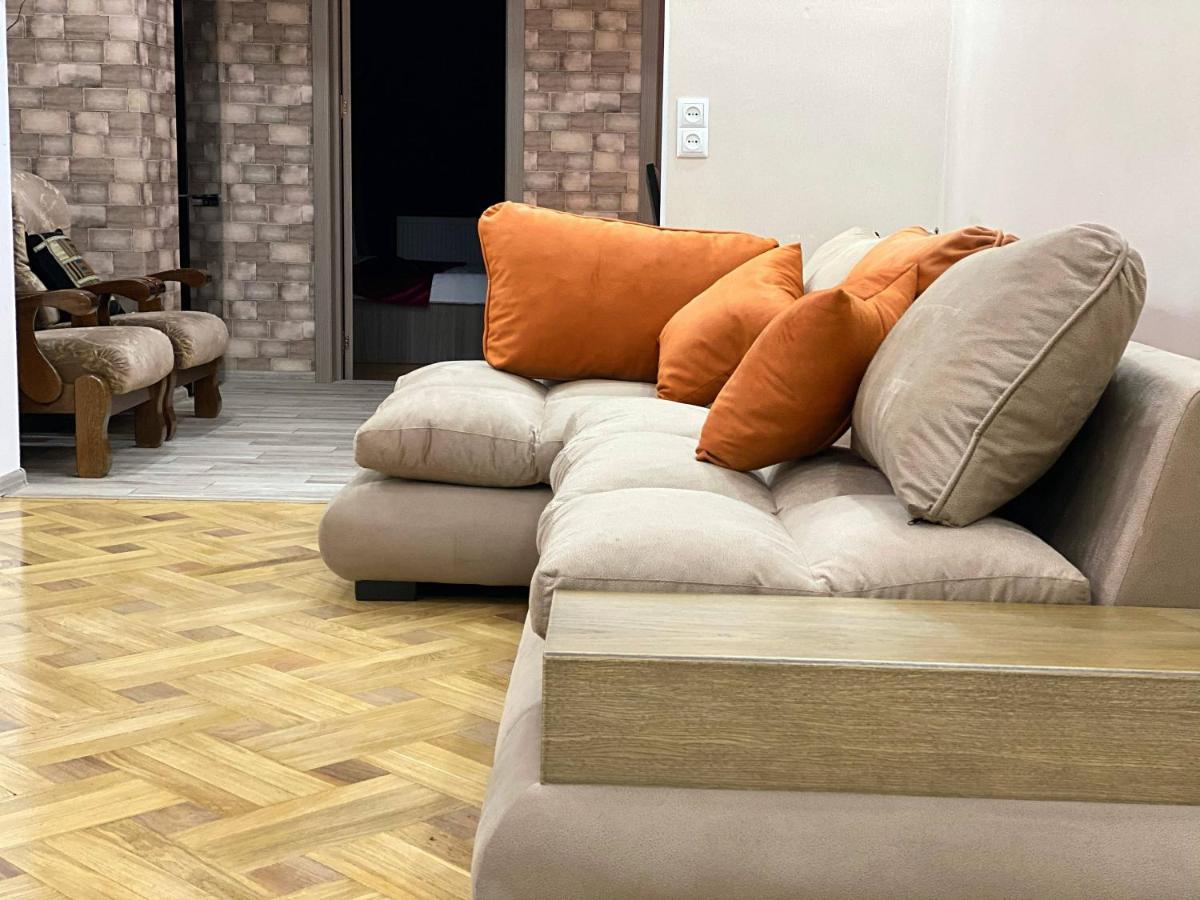 טביליסי Superior Apartment On Kostava מראה חיצוני תמונה